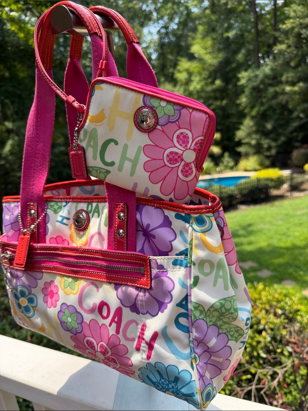 Coach 2010 Y2K Poppy Daisy Multicolor Floral Canvas Tote (full price add DAISY) - Picture 9 of 17